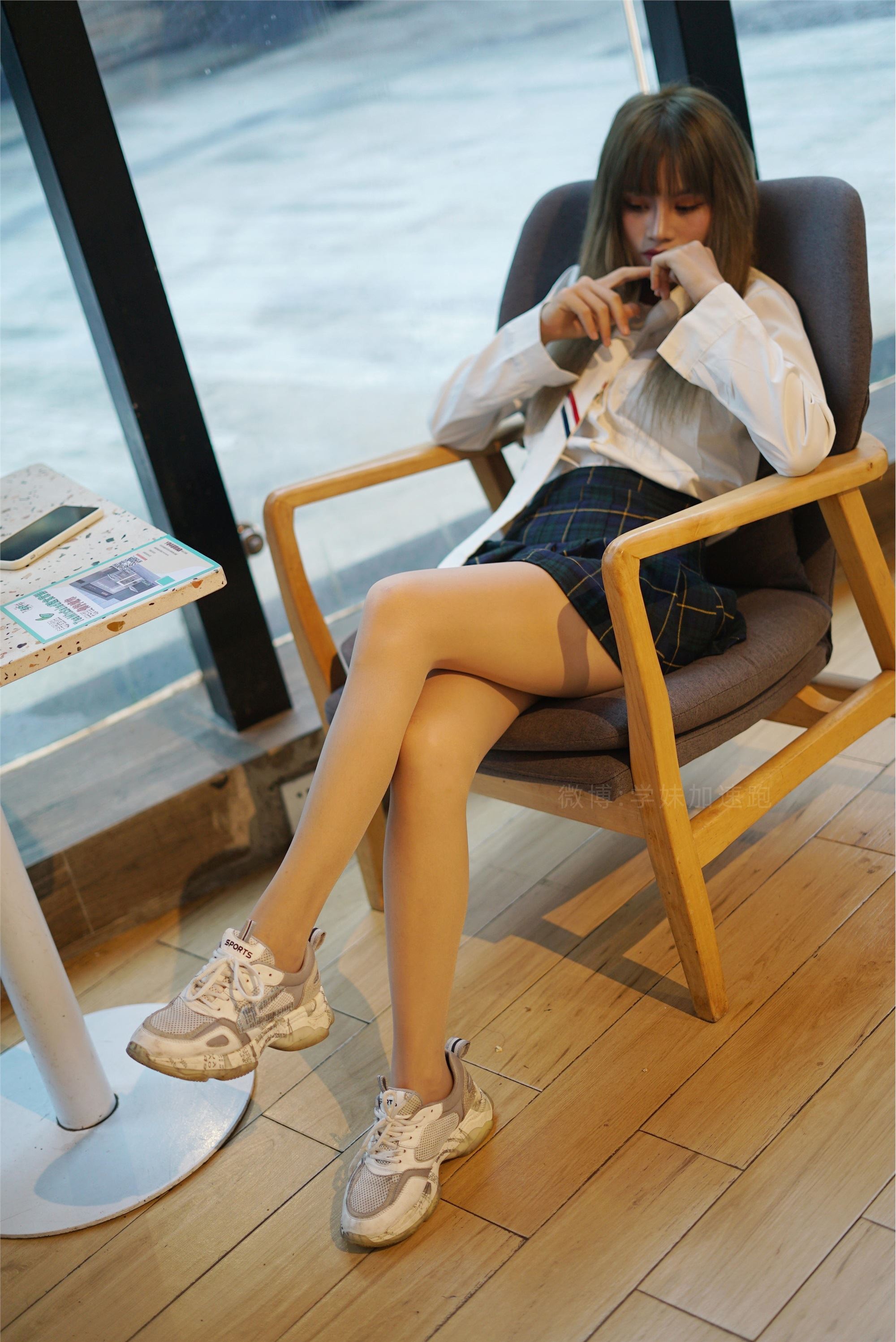 学妹加速跑 XM052《清纯学院风，性感天鹅绒-敏儿》